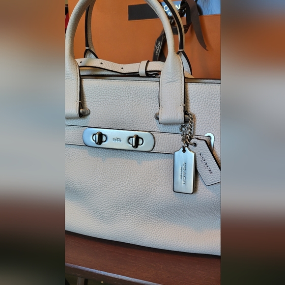 Coach White Pebbled Swagger 33 Satchel Bag - Picture 2 of 13